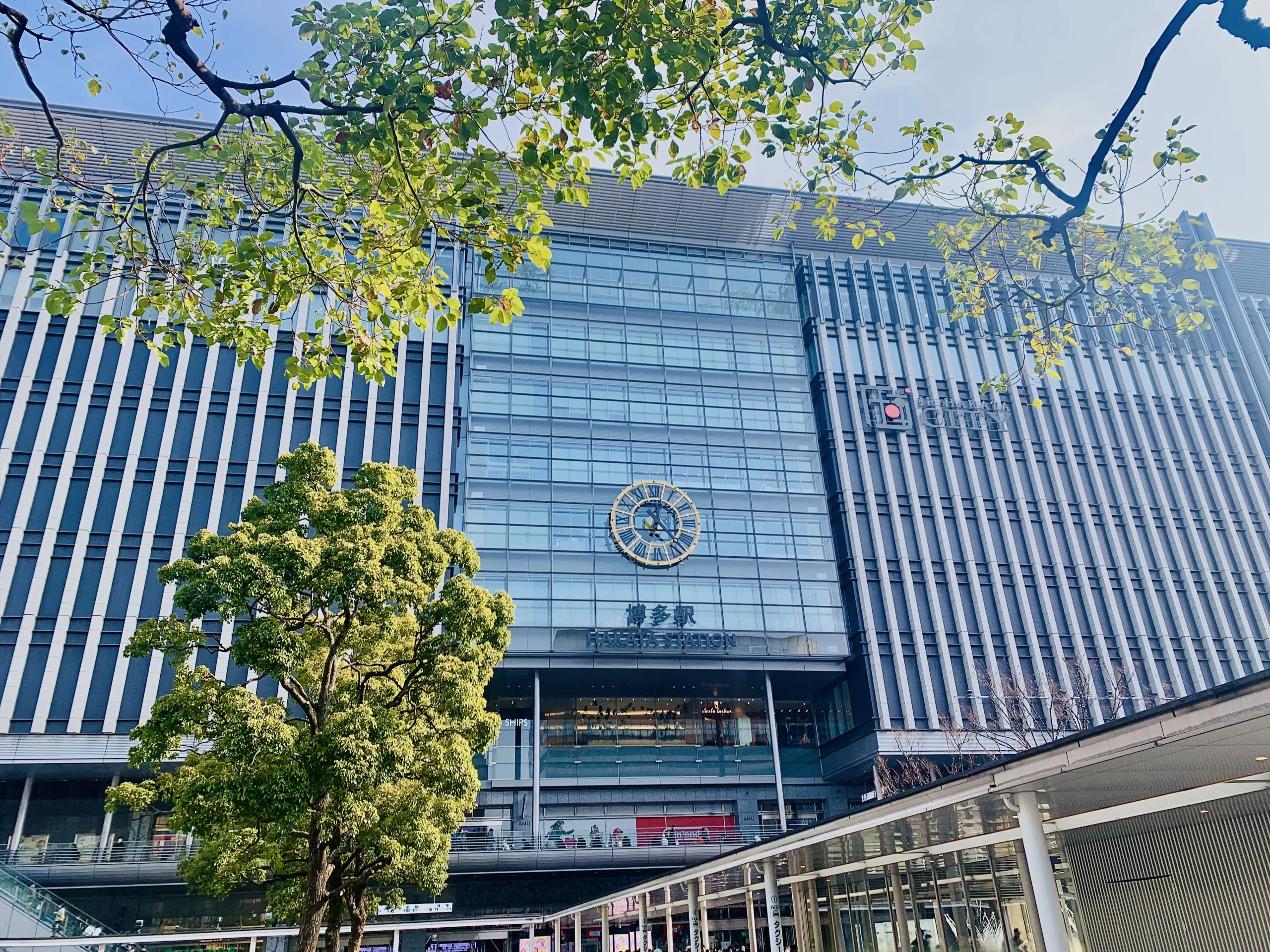 博多駅前の様子